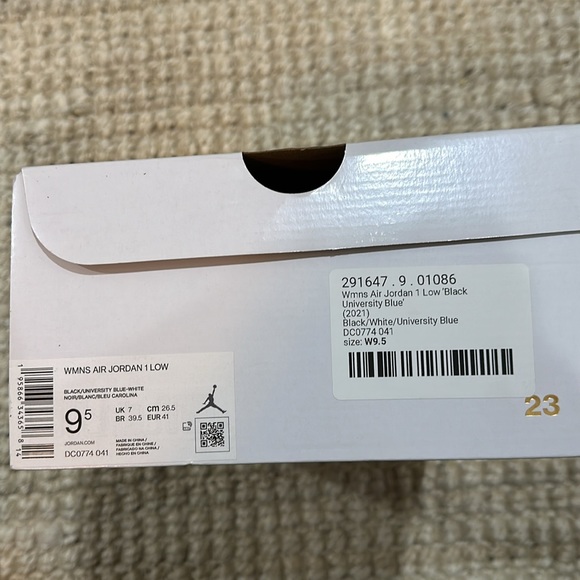 Women's jordan 1 low new - Picture 7 of 7